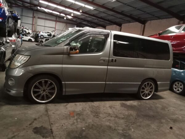 P5059 - Nissan Elgrand 2006 Grey Wrecking - Image 14