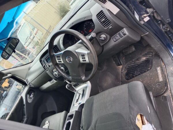 P5062 - Nissan Navara 2012 Blue Wrecking - Image 4