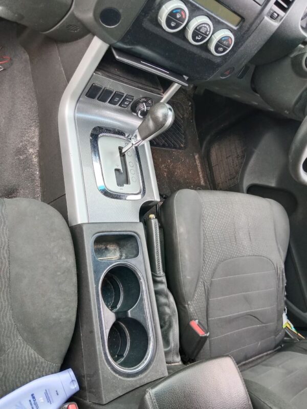 P5062 - Nissan Navara 2012 Blue Wrecking - Image 9