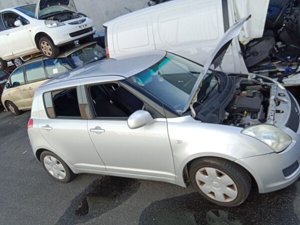 P5065 - Suzuki Swift 2007 Silver Wrecking - Image 3