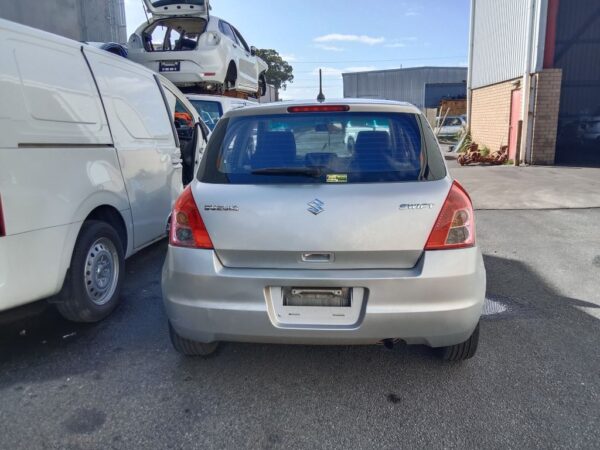 P5065 - Suzuki Swift 2007 Silver Wrecking - Image 15