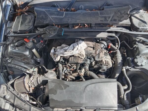 P5066 - BMW E90 3 SERIES 2010 Grey Wrecking - Image 3