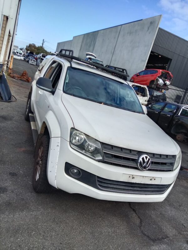 P5067 - Volkswagen Amarok 2012 White Wrecking
