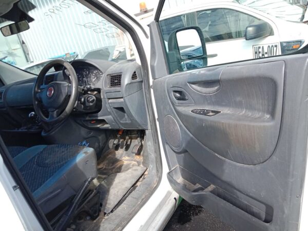 P5068 - Fiat Scudo 2014 White Wrecking - Image 5