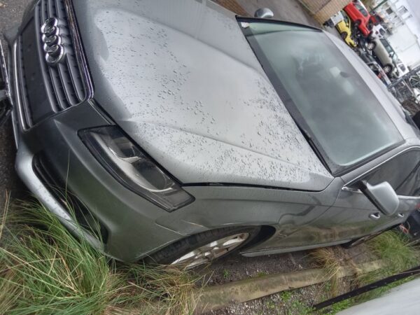 P5070 - Audi A4 2009 Grey Wrecking - Image 4