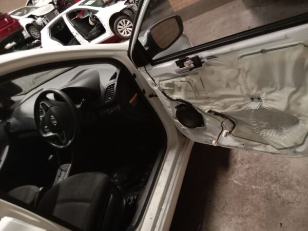 P5071 - Hyundai accent 2012 White Wrecking - Image 5