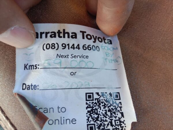 P5075 - Toyota Hiace 2013 White Wrecking - Image 5