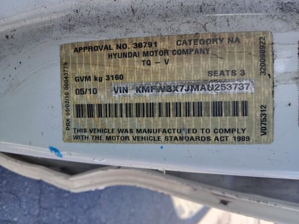 P5076 - Hyundai iload 2010 White Wrecking - Image 7