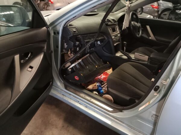 P5081 - Toyota Camry Hybrid 2010 Blue Wrecking - Image 6