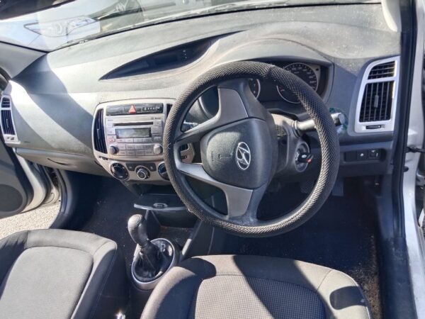 P5084 - Hyundai i20 2012 Silver Wrecking - Image 3