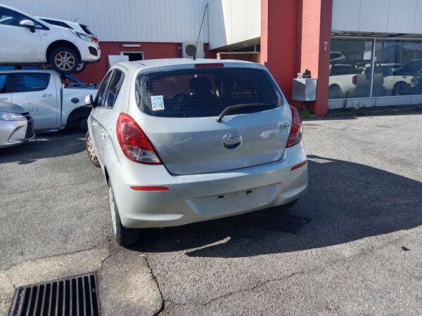 P5084 - Hyundai i20 2012 Silver Wrecking - Image 13