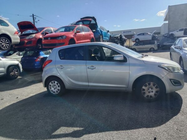 P5084 - Hyundai i20 2012 Silver Wrecking - Image 15