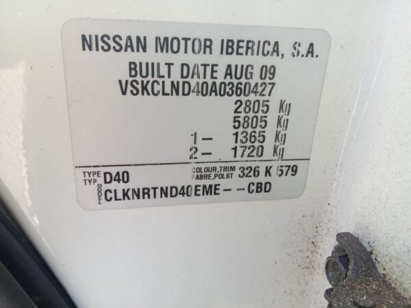 P5085 - Nissan Navara 2009 White Wrecking - Image 9