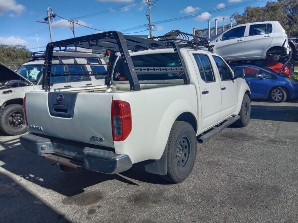 P5085 - Nissan Navara 2009 White Wrecking - Image 11