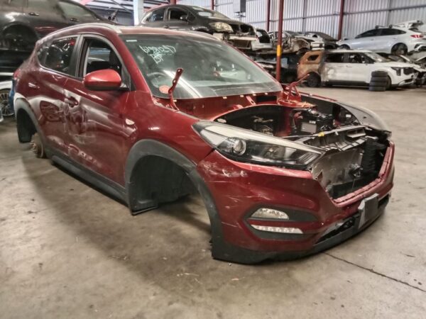 P5089 - Hyundai Tucson 2016 maroon Wrecking