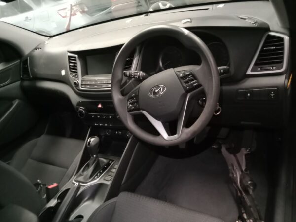P5089 - Hyundai Tucson 2016 maroon Wrecking - Image 3