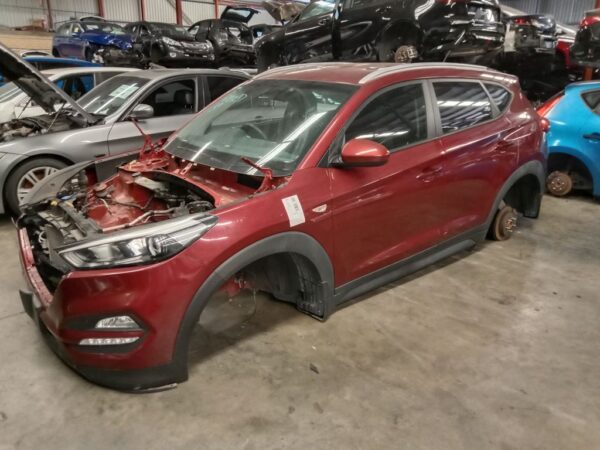 P5089 - Hyundai Tucson 2016 maroon Wrecking - Image 16