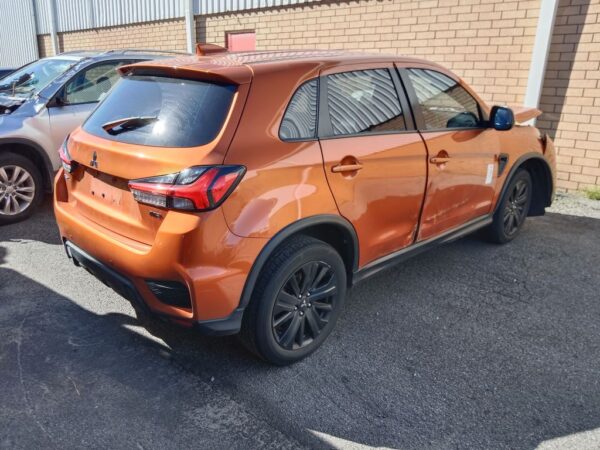 P5092 - Mitsubishi ASX 2020 Orange Wrecking - Image 10