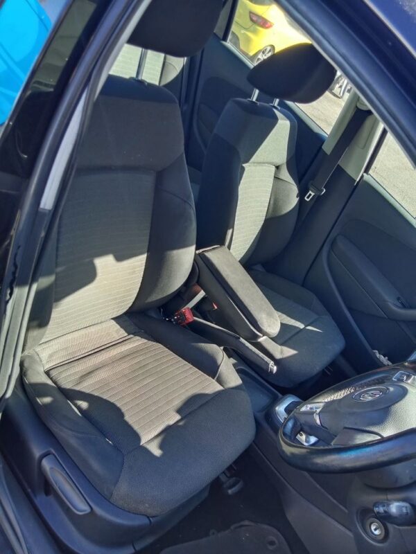 P5093 - Volkswagen polo 2010 Black Wrecking - Image 3