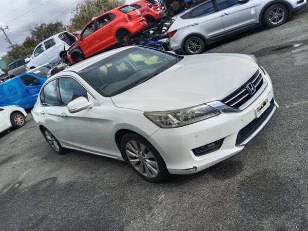 P5095 - Honda Accord 2015 White Wrecking