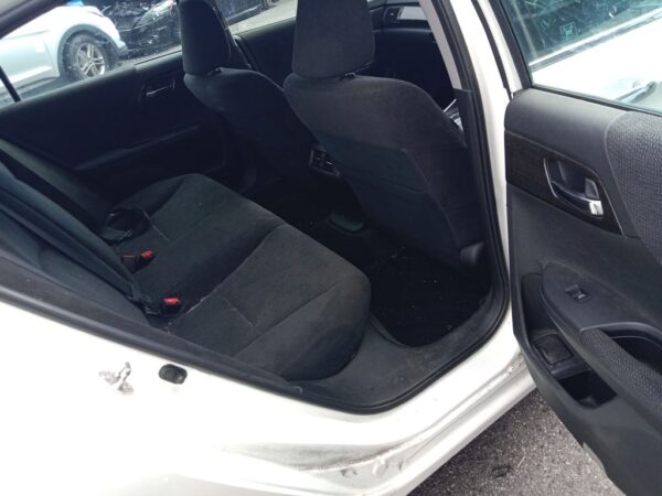 P5095 - Honda Accord 2015 White Wrecking - Image 4