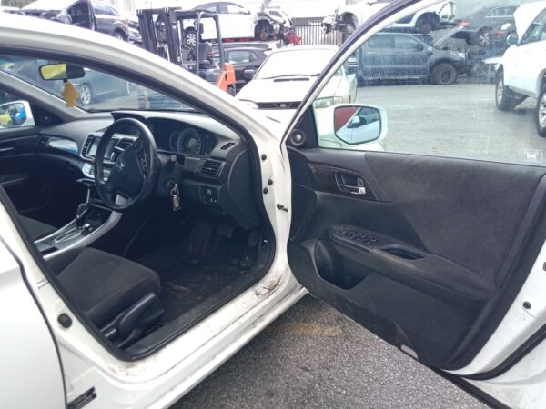 P5095 - Honda Accord 2015 White Wrecking - Image 7