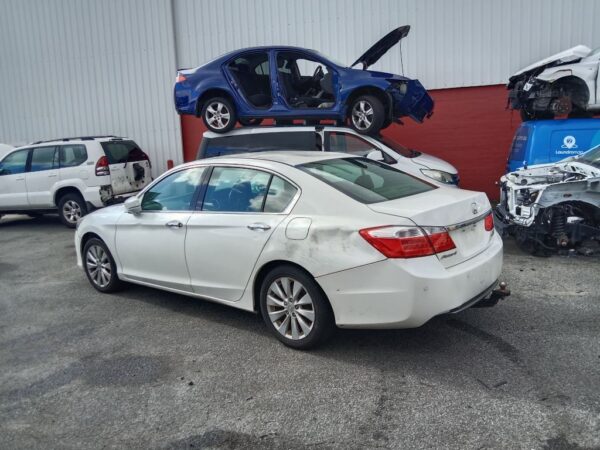 P5095 - Honda Accord 2015 White Wrecking - Image 14