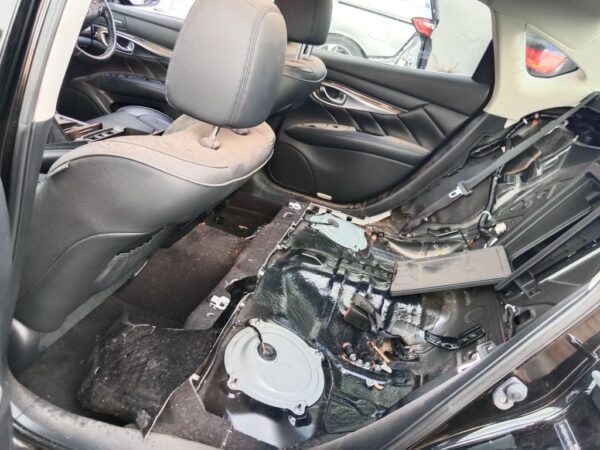 P5097 - Infiniti Q70 2016 Black Wrecking - Image 4