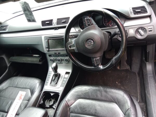 P5098 - Volkswagen Passat 2012 Black Wrecking - Image 5