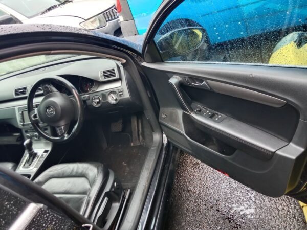 P5098 - Volkswagen Passat 2012 Black Wrecking - Image 7