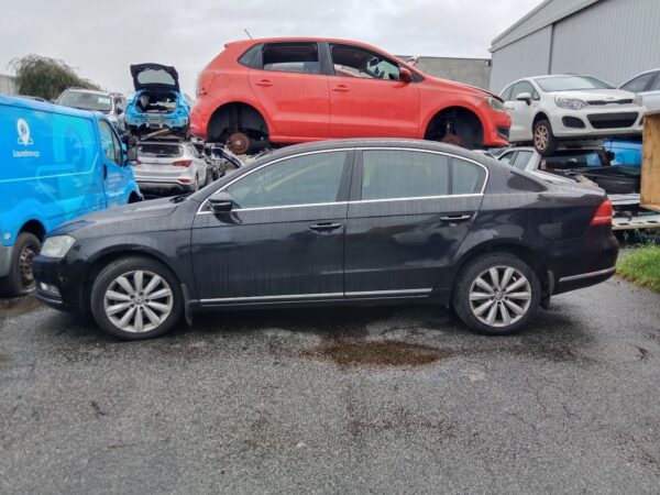 P5098 - Volkswagen Passat 2012 Black Wrecking - Image 15
