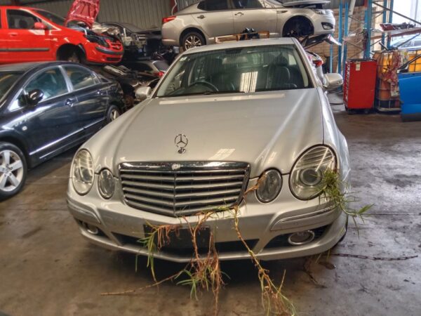 P5100 - Mercedes-Benz 211 E Class 2007 Silver Wrecking - Image 2