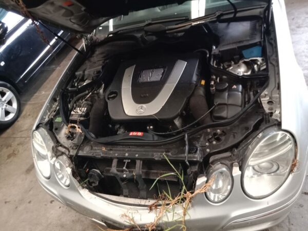 P5100 - Mercedes-Benz 211 E Class 2007 Silver Wrecking - Image 4