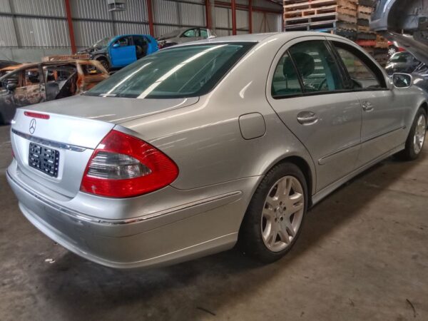 P5100 - Mercedes-Benz 211 E Class 2007 Silver Wrecking - Image 12