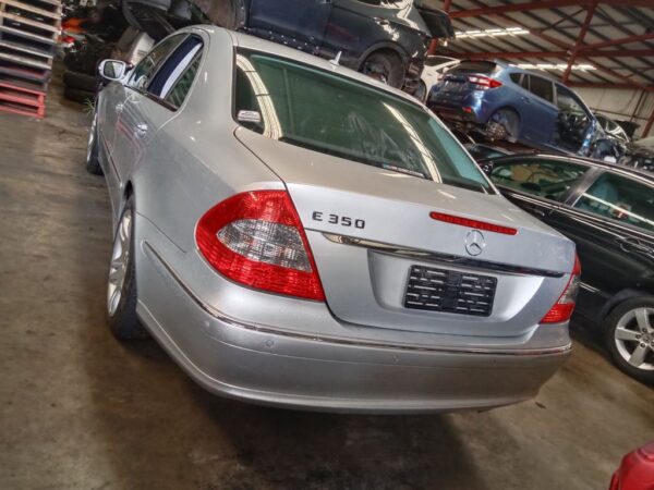 P5100 - Mercedes-Benz 211 E Class 2007 Silver Wrecking - Image 13