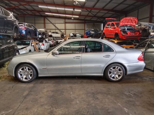 P5100 - Mercedes-Benz 211 E Class 2007 Silver Wrecking - Image 14