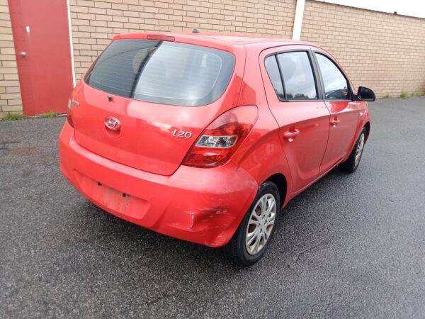 P5101 - Hyundai i20 2009 Red Wrecking - Image 14