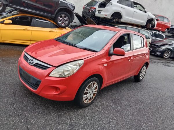 P5101 - Hyundai i20 2009 Red Wrecking - Image 16