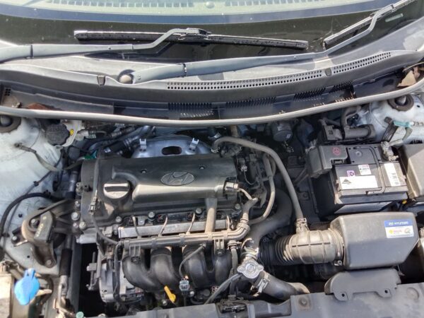 P5102 - Hyundai accent 2017 White Wrecking - Image 2