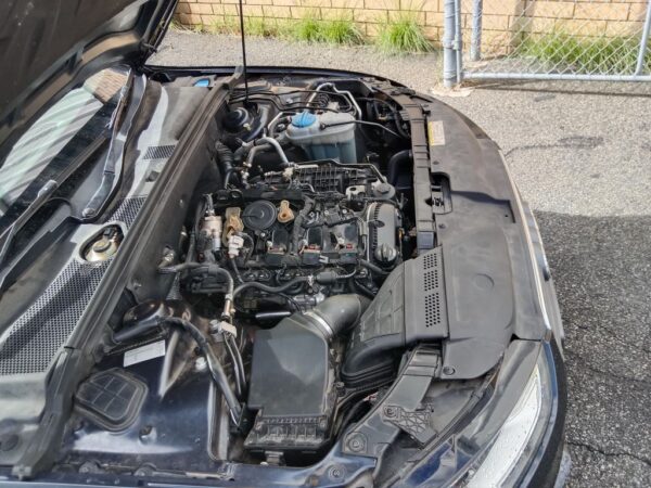 P5103 - Audi A4 2015 Grey Wrecking - Image 2