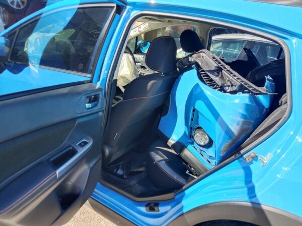 P5104 - Subaru XV 2016 Blue Wrecking - Image 8