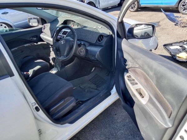 P5105 - Toyota Yaris 2007 White Wrecking - Image 6