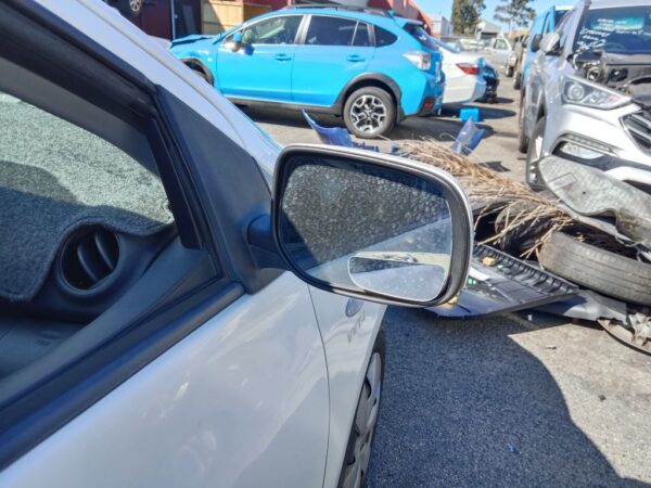 P5105 - Toyota Yaris 2007 White Wrecking - Image 8