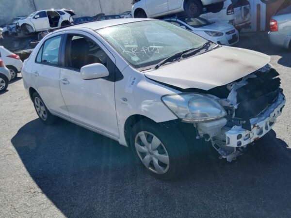 P5105 - Toyota Yaris 2007 White Wrecking - Image 12