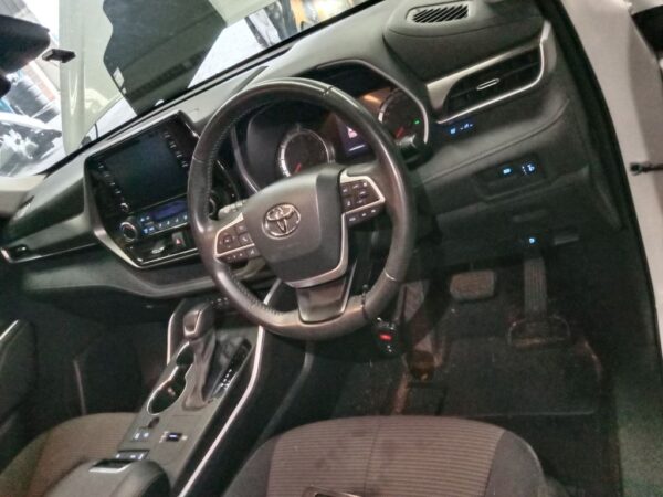P5108 - Toyota Kluger 2022 White Wrecking - Image 4