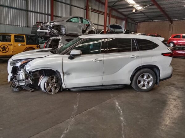 P5108 - Toyota Kluger 2022 White Wrecking - Image 16