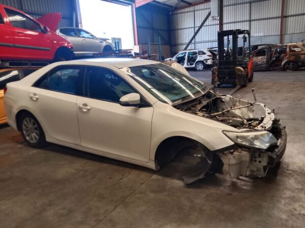 P5110 - Toyota Camry 2014 White Wrecking - Image 12