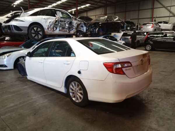 P5110 - Toyota Camry 2014 White Wrecking - Image 16