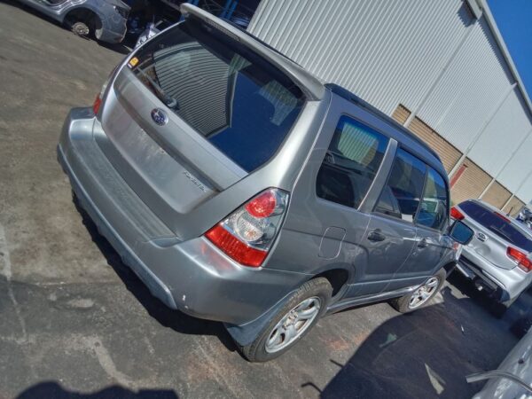 P5113 - Subaru Forester 2007 Grey Wrecking - Image 10