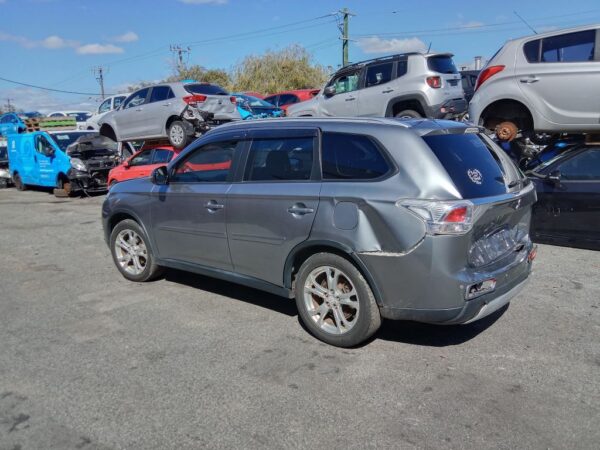 P5115 - Mitsubishi outlander 2014 Grey Wrecking - Image 14